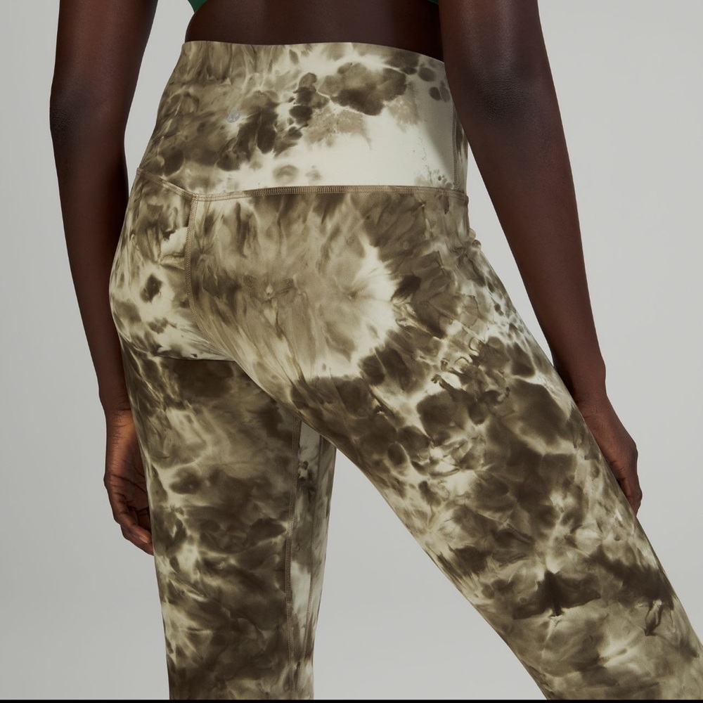 NWT Lululemon Dye Align 25’ leggings